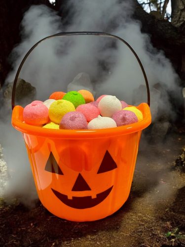 Boszorkánybuborékok 400 g ajándék + Édességgyűjtő Kisértetvödör 